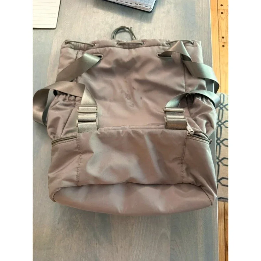 Beyond Yoga taupe bag